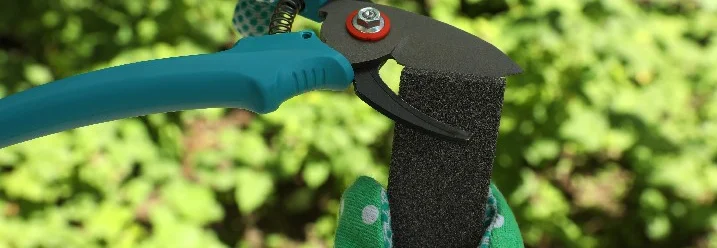 Gartenschere schärfen